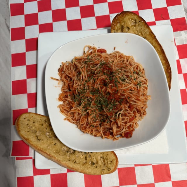 Spaghetti with Marinara.